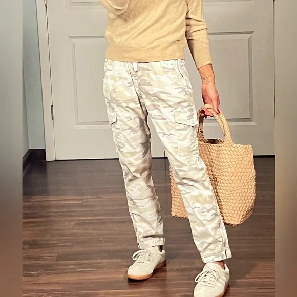 Sanctuary neutral camouflage print cargo joggers size XS - Picture 2 of 11